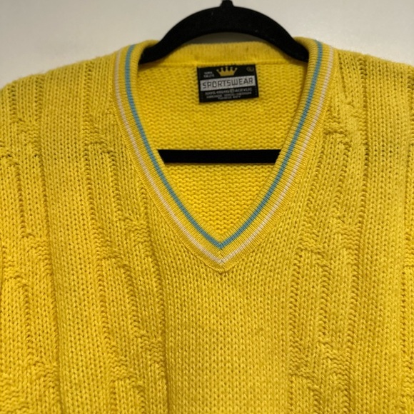 VTG 50s Unisex Sz:L Sportswear Bright Yellow VNeck Cable Knit Preppy Sweater. - Picture 5 of 10